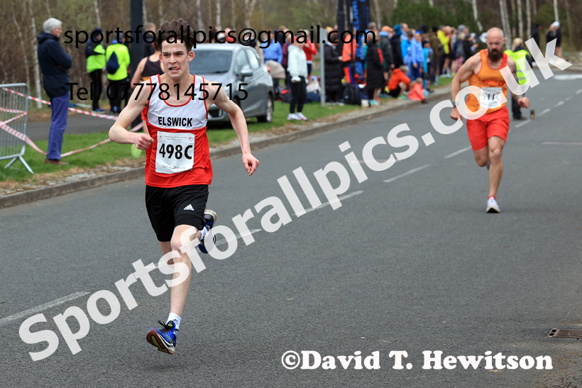 Senior Mens relay, 2026 Elswick Harriers Good Friday Road Relays and Young Athletes, Newburn,  Newcastle upon Tyne. Photo: David T. Hewitson/Sports for All Pics